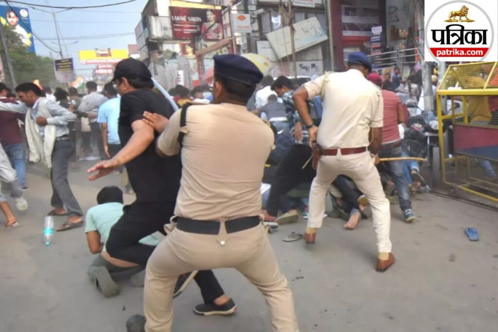 TRE-4 की मांग पर पटना बना रणक्षेत्र, शिक्षक अभ्यर्थियों पर बरसीं पुलिस की लाठियां