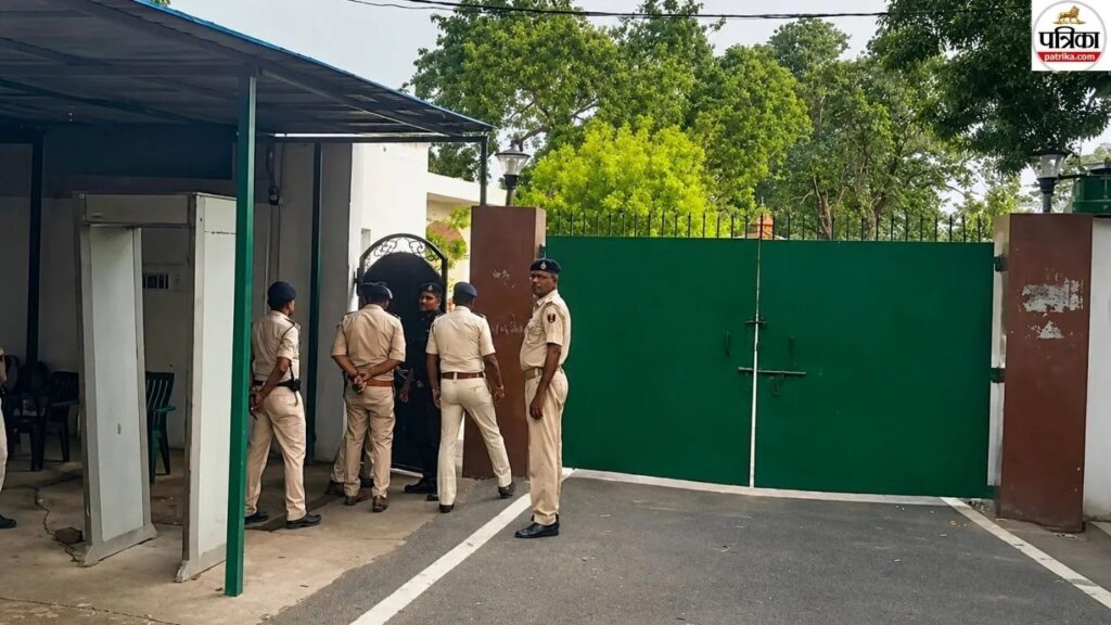 राबड़ी की चुनौती पर सरकार का जवाब? बंगला विवाद ने पकड़ा तूल, 10 सर्कुलर रोड पर पहुंची पुलिस